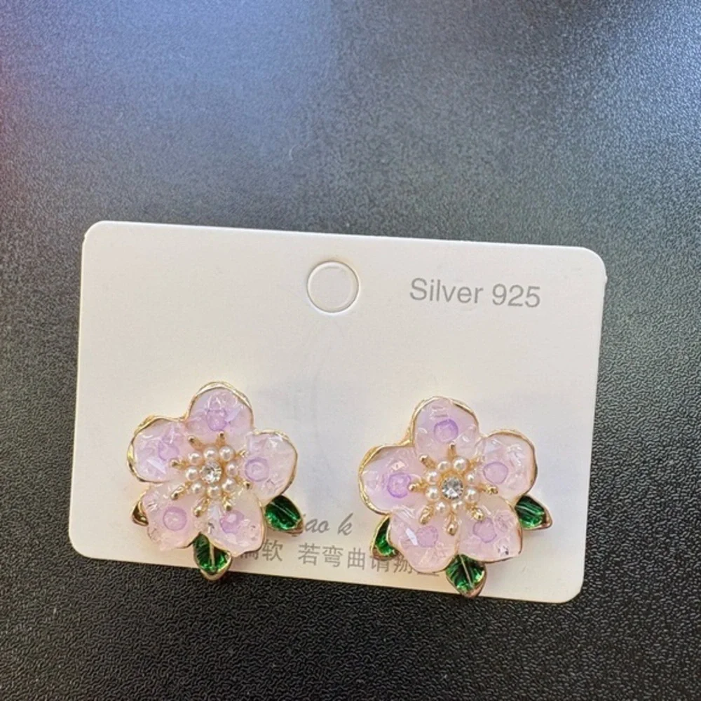 925 Sterling Silver Pink Flower Stud‎ Earrings – Handmade Crystal & Pearl Detai